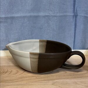 McCoy Pottery Gravy / Sauce Boat #7128 Sandstone, Brown / Tan